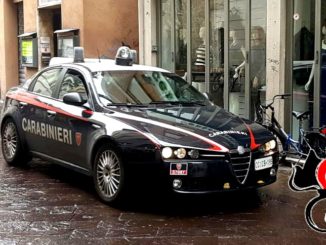 Carabinieri arrestato coppia di romeni, avevano rapinato negozio