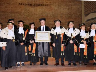 L’Ateneo umbro è la prima università italiana a celebrare lo straordinario successo dell’allenatore romano