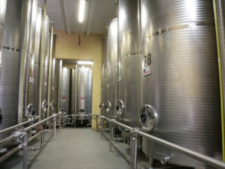 Le distillerie Di Lorenzo restano chiuse, la salute è più importate