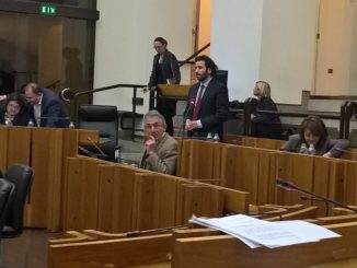 Giacomo Leonelli (Pd) mentre illustra le funzioni dell'Osservatorio sulle attività della criminalità organizzata