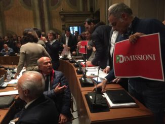 Consiglio comunale infuocato a Terni, le opposizioni lasciano aula