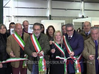 Taglio del nastro per “Natale Insieme per Ricostruire”!