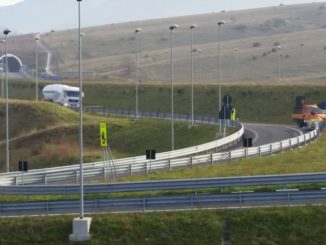 Incidente stradale allo svincolo Foligno Est, si ribalta mezzo pesante