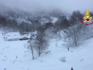 Albergo travolto da valanga, ancora nessuna notizia di Alessandro