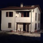Incendio Gaifana, donna presa a bastonate, poi ha incendiato casa