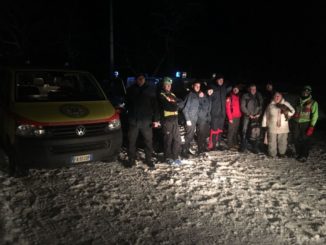 Autobus fuori strada a Sigillo, recuperato dai Vigili del fuoco, due feriti