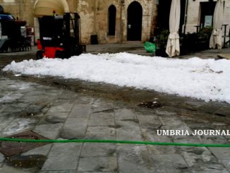 Piazza della Repubblica a Perugia, Mori, dopo la pista rimane il ghiaccio