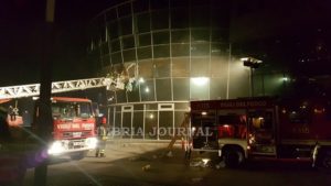 Incendio al Kiclub di Bastia Umbra, vigili del fuoco sul posto