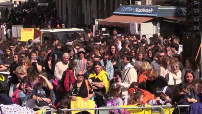 Mafie, Perugia "invasa" dai colori e dai cori di Libera [VIDEO]