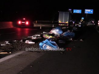 Camion perde carico, è accaduto nel curvone di Collestrada