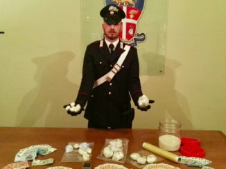 Droga e soldi, Carabinieri smantellano una banda di spacciatori, vendevano cocaina