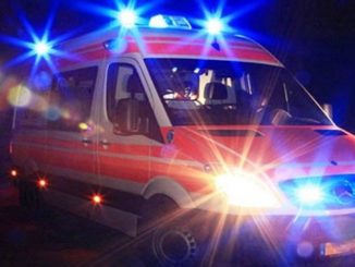 Cade a terra in bagno, salvato dopo due giorni dal suo medico e da polizia