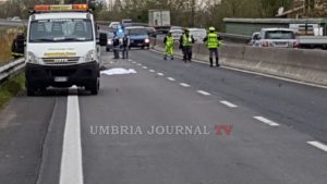 Incidente mortale Assisi, scende dall’auto sulla SS75 e viene travolto, muore 90enne [AGGIORNAMENTO]