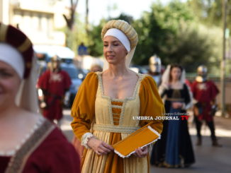 Perugia 1416, via dei Filosofi in festa in attesa del Palio