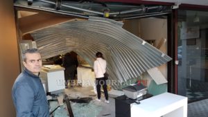 Commando di malviventi svaligia la gioielleria Farabbi a Ponte Felcino