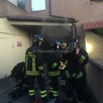 Incendio a San Mariano di Corciano, vigili del fuoco a lavoro