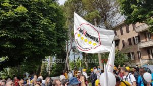Marcia Perugia Assisi per il reddito di cittadinanza, partita dai Giardini del Frontone [LE FOTO]