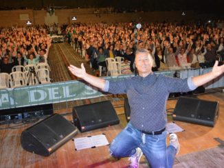 Paolo Belli e il pubblico di Città della Pieve