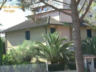 Confiscata a Bastia Umbra una villa con piscina, pregiudicato perugino di etnia rom
