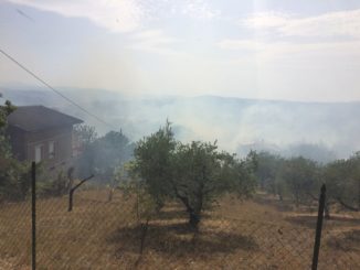 Pericoloso incendio a Perugia nella zona di Monte Tezio