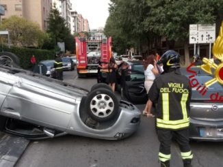 Spaventoso incidente a Perugia, tre auto coinvolte, una si ribalta
