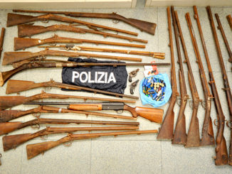 Arrestato 47enne a Perugia, aveva armi clandestine e fucili