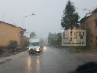 Maltempo, bomba d'acqua in Altotevere, allerta meteo in tutta la regione