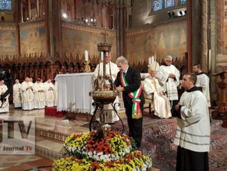Celebrazioni San Francesco ad Assisi, accesa la lampada