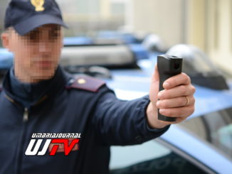 Spray al peperoncino per bloccare nigeriano che minacciava persone e poliziotti