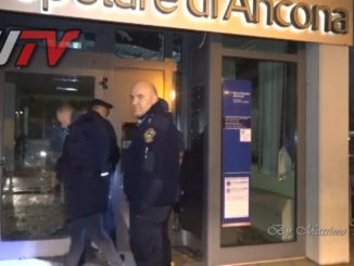Bancomat saltato, bottino ancora da stimare, dicono i Carabinieri