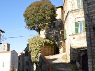 Un angolo della Città di Perugia che cambia, in fondo a via dei Priori