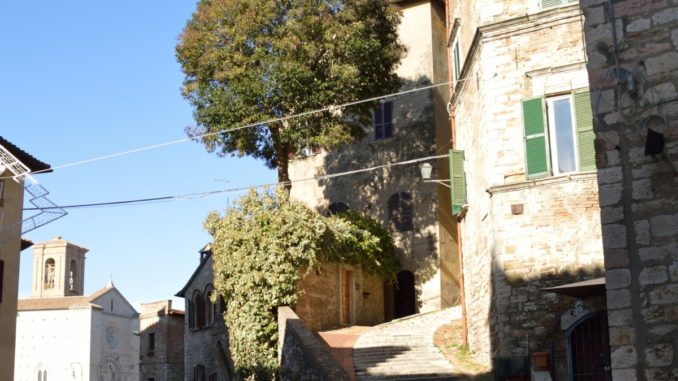 Un angolo della Città di Perugia che cambia, in fondo a via dei Priori