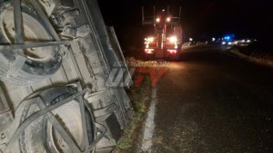 Tir si ribalta, incidente sulla strada del Pantano a Perugia, cento agnelli morti