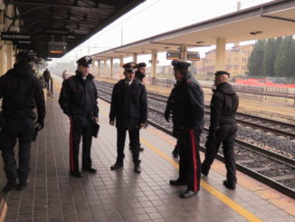 Immigrato aggredisce addetta alle pulizie, accade alla stazione di Assisi