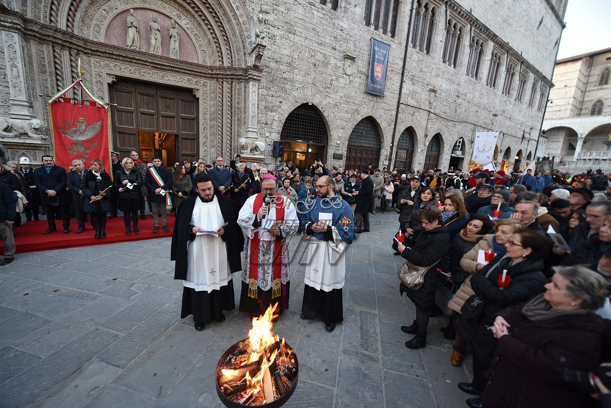 Solennità San Costanzo, Giulietti, oltre le contrapposizioni, le foto Luminaria