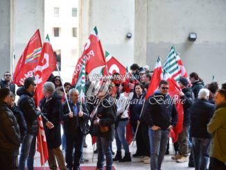 Presidio lavoratori Tagina davanti alla Regione a Perugia