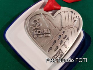 Maratona di San Valentino presentata la medaglia