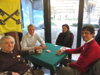 Andrea Romizi va a giocare a burraco al Rione San Pietro, Perugia 1416