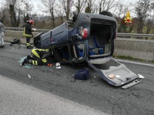 Resina, incidente stradale sulla E45, marito e moglie gravemente feriti