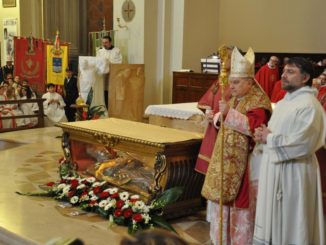Tutti siamo chiamati in causa, tutti abbiamo il dovere, ciascuno per la sua parte, per individuare le ragioni che hanno portato la nostra città alla corrente situazione di “dissesto”