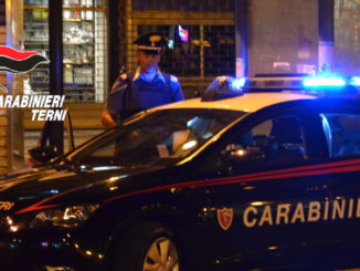 Uomo accoltellato a Terni, i carabinieri sono sulle tracce dell’aggressore