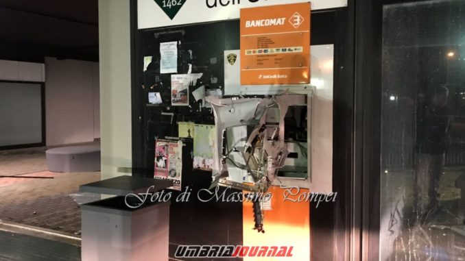 Esplosione nella notte, un altro bancomat assaltato a Perugia