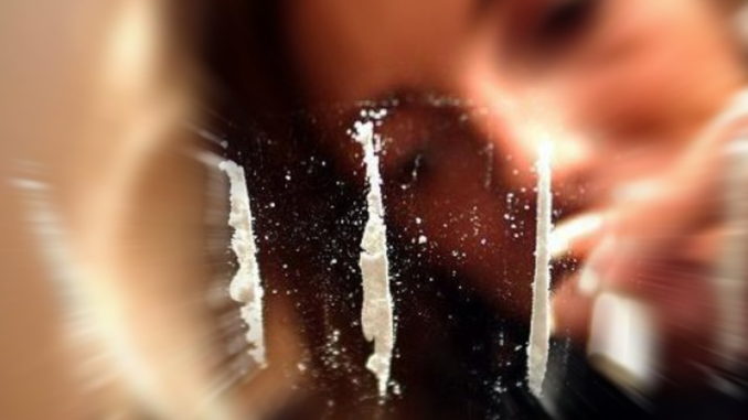 Vende tre grammi di cocaina, arrestato albanese senza fissa dimora