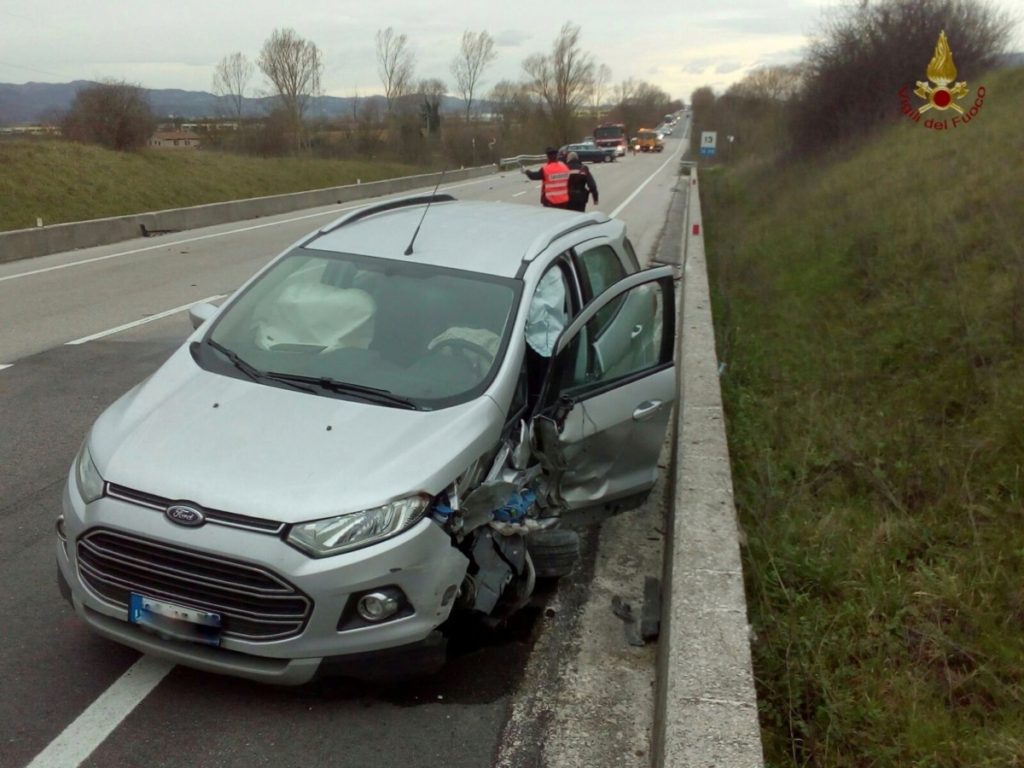 Scontro frontale a Gubbio, esce quali incolume donna di 102 anni
