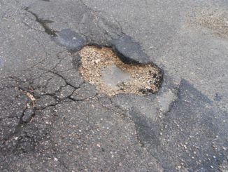 Non più buche, ma trappole insidiano gli automobilisti