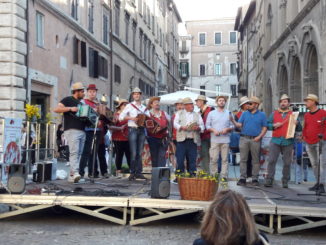 Grande successo del Maggio bello in piazza Matteotti a Perugia