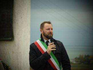 Calcio senza mascherina a Magione, multati 6 ragazzini, sindaco chiude aree verdi