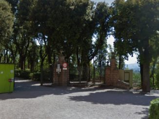 Si masturba ai Giardini del Frontone, denunciato anziano a Perugia