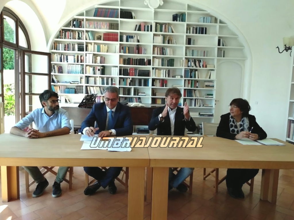 Brunello Cucinelli restaurerà torre civica e teatro di Norcia
