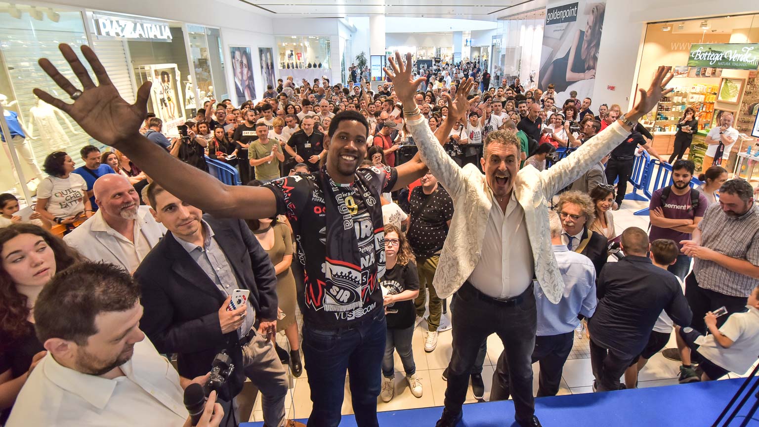 Volley, Sir Safety, Perugia pazza di Leon, la presentazione